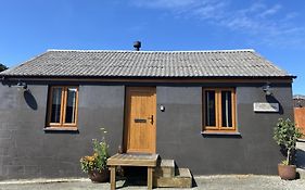 Fern Cottage - Luxurious 1 Bedroom - Blossom Farm